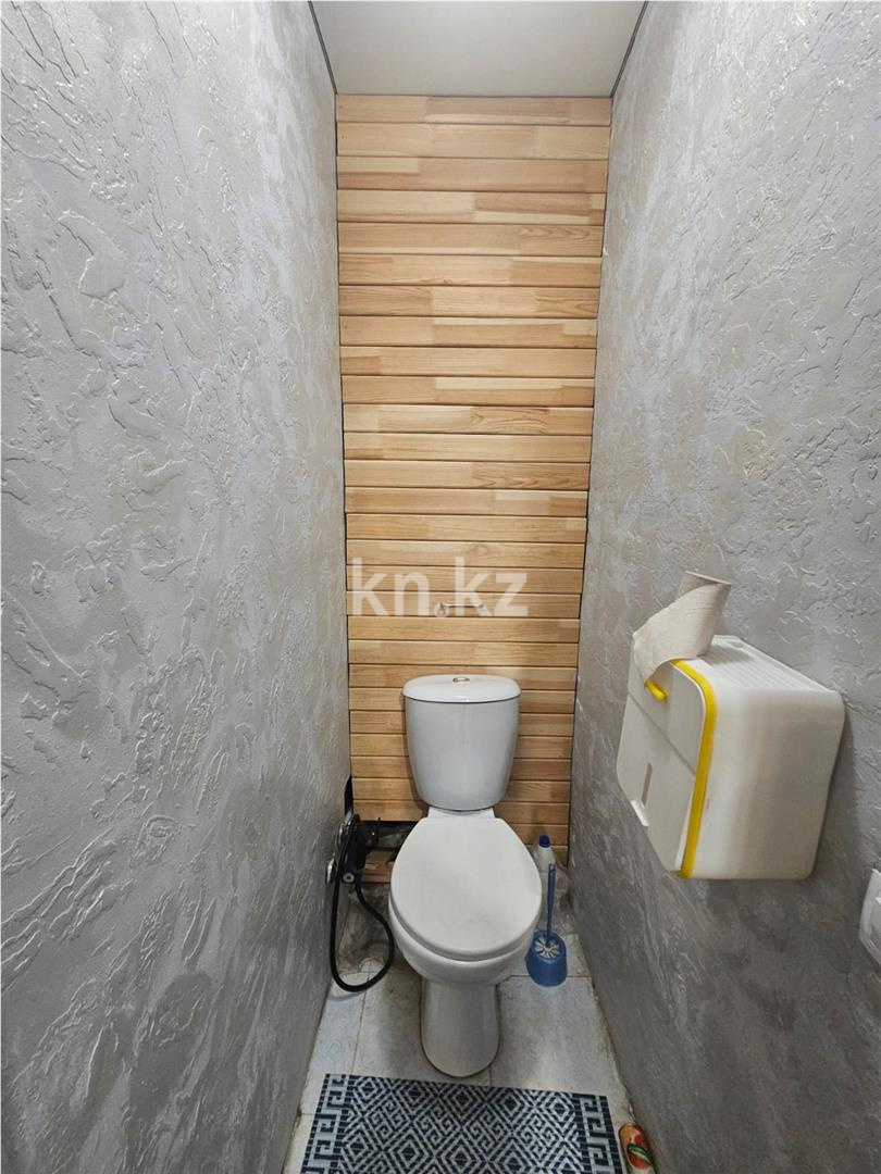 Продажа 3-комнатной квартиры, 62 м², ул. Язева в Караганде - фото 10