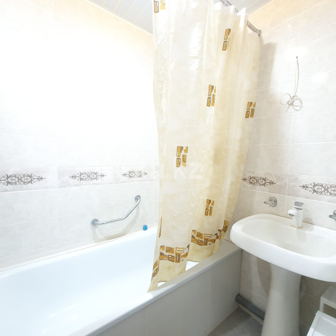 Продажа 2-комнатной квартиры, 56 м², ул. Каргала в Актобе - фото 29