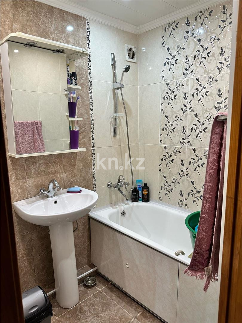 Продажа 3-комнатной квартиры, 61 м², ул. Крылова, дом  11 в Караганде - фото 8