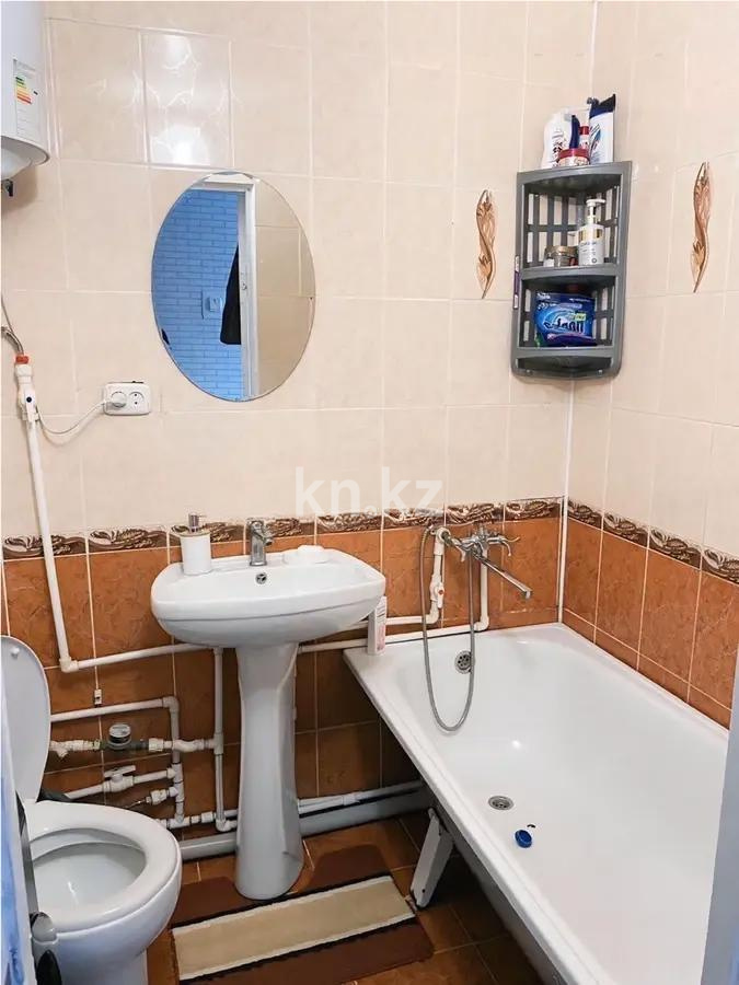 Продажа 3-комнатной квартиры, 47 м², мкр-н 13, дом  8 в Караганде - фото 5