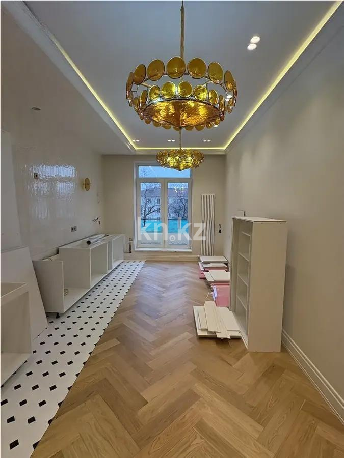 Продажа 4-комнатной квартиры, 255.7 м², ул. Тулебаева, дом  95/1 в Алматы - фото 5