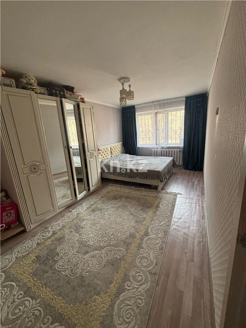 Продажа 3-комнатной квартиры, 62 м², мкр-н 17, дом  49 в Караганде