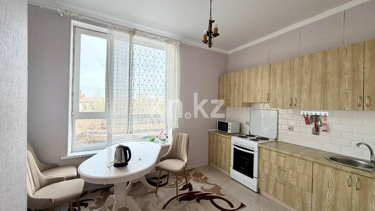 Аренда 1-комнатной квартиры, 40 м² в Астане