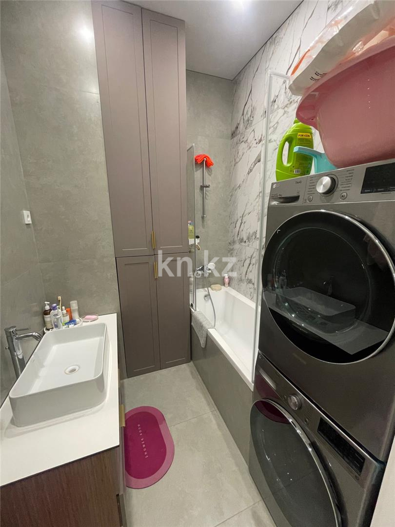 Продажа 3-комнатной квартиры, 90 м², ул. Муканова в Караганде - фото 7