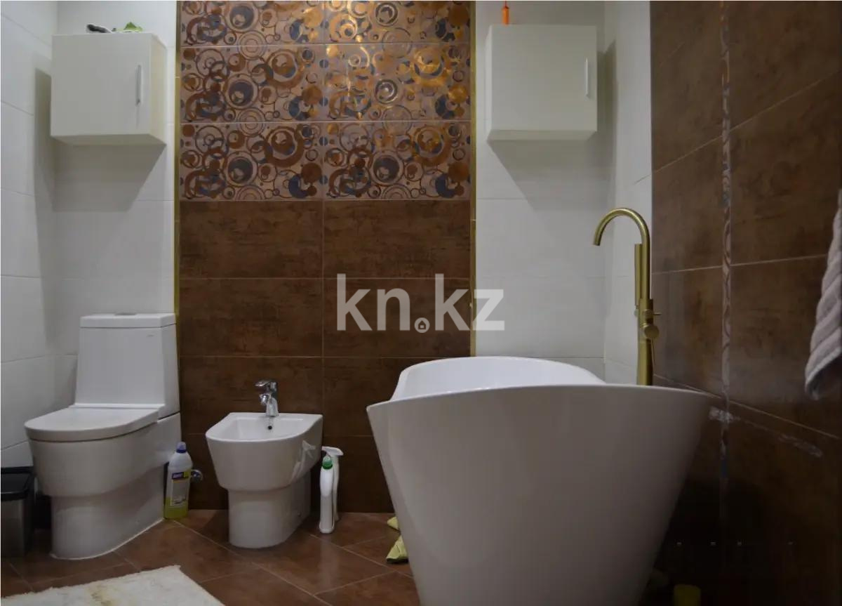 Продажа 4-комнатной квартиры, 160 м², ул. Жазылбека, дом  20 в Алматы - фото 3