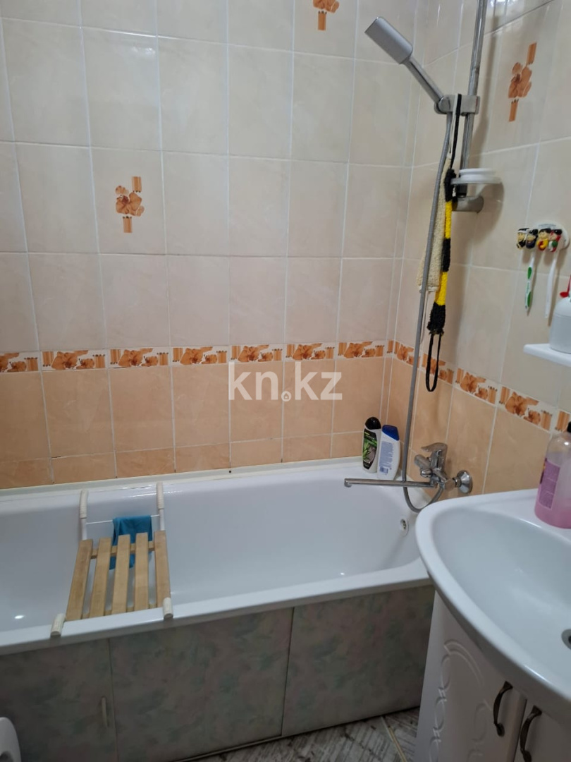 Продажа 3-комнатной квартиры, 80 м², ул. Сатыбалдина, дом  7/3 в Караганде - фото 10