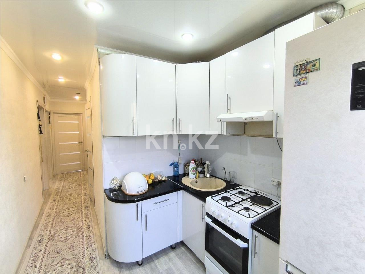 Продажа 3-комнатной квартиры, 62 м², ул. Муканова в Караганде - фото 10