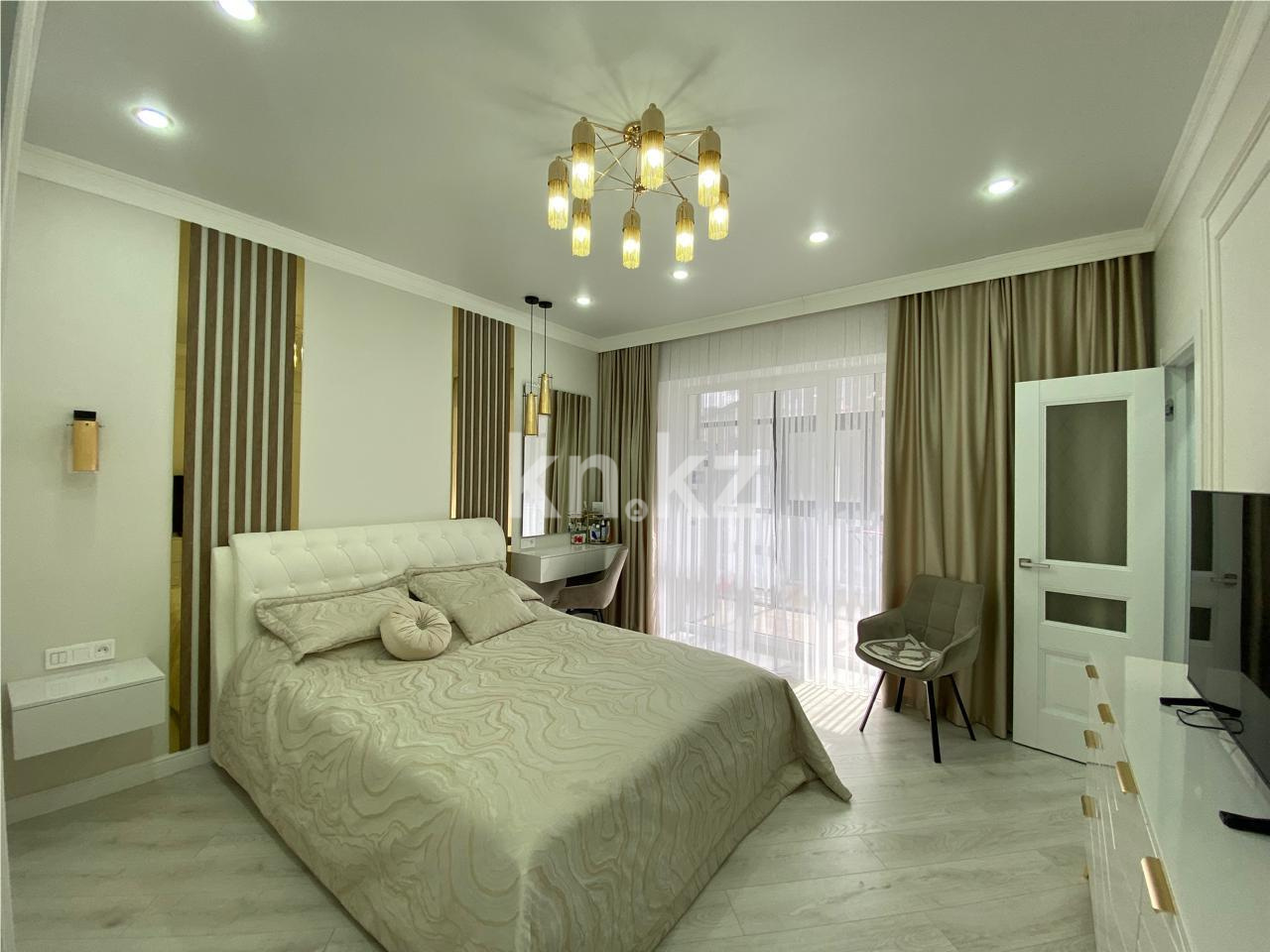 Продажа 3-комнатной квартиры, 107 м², ул. Муканова в Караганде - фото 4