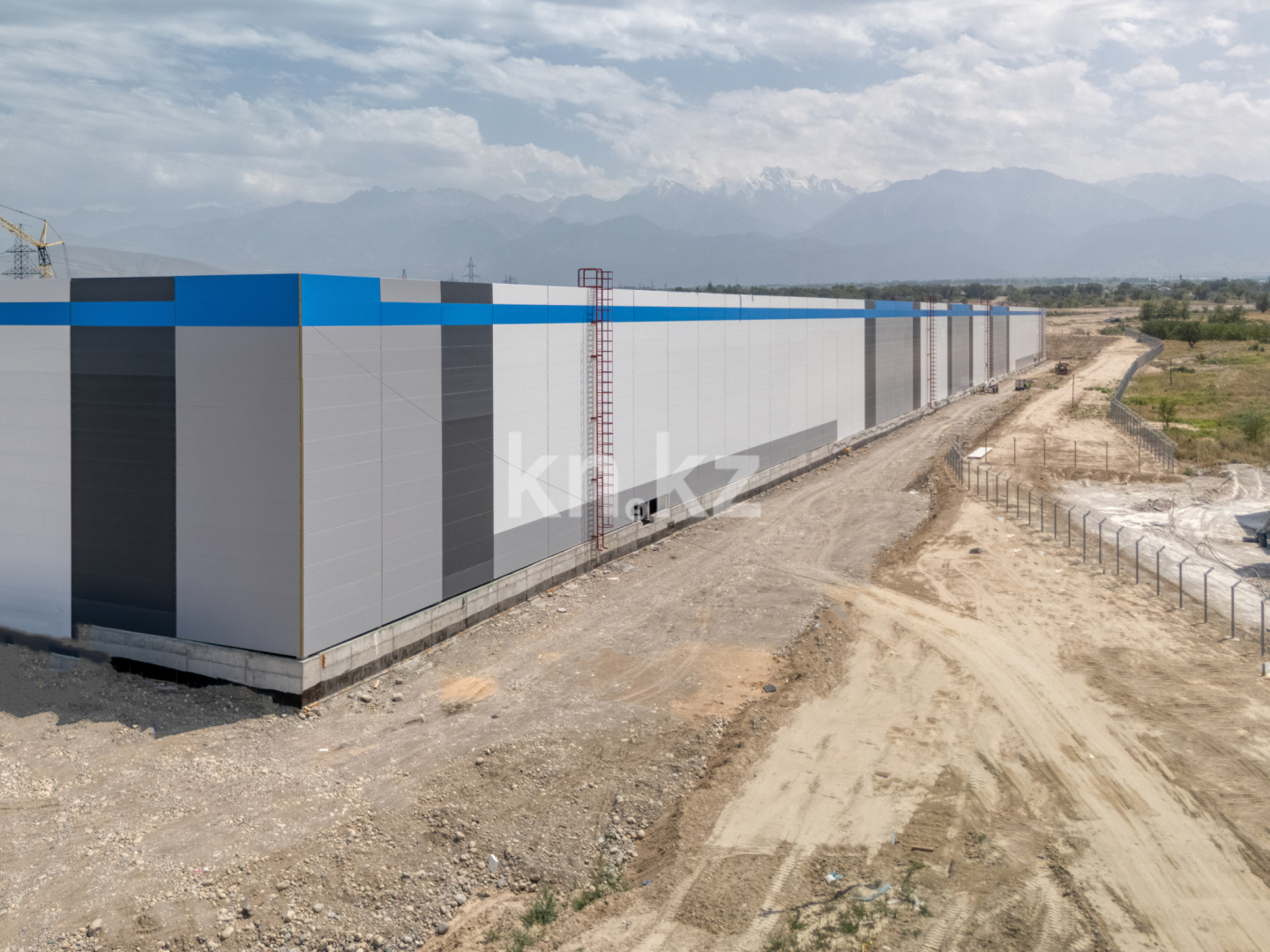 Аренда , 1568 м², Кульджинский тракт, дом  200 в Алматы - фото 3