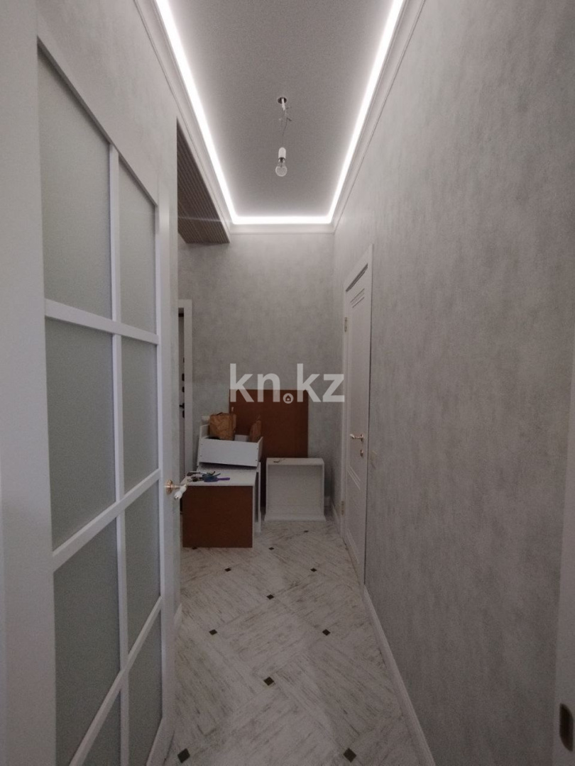 Продажа 2-комнатной квартиры, 72.3 м², ул. Алии Молдагуловой в Уральске - фото 10