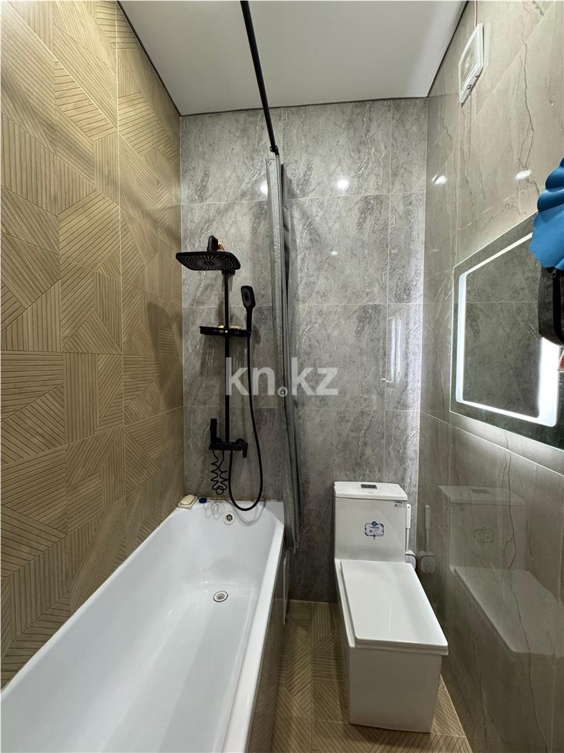 Продажа 2-комнатной квартиры, 68.6 м², 067 учетный квартал, дом  456/3 в Караганде - фото 13