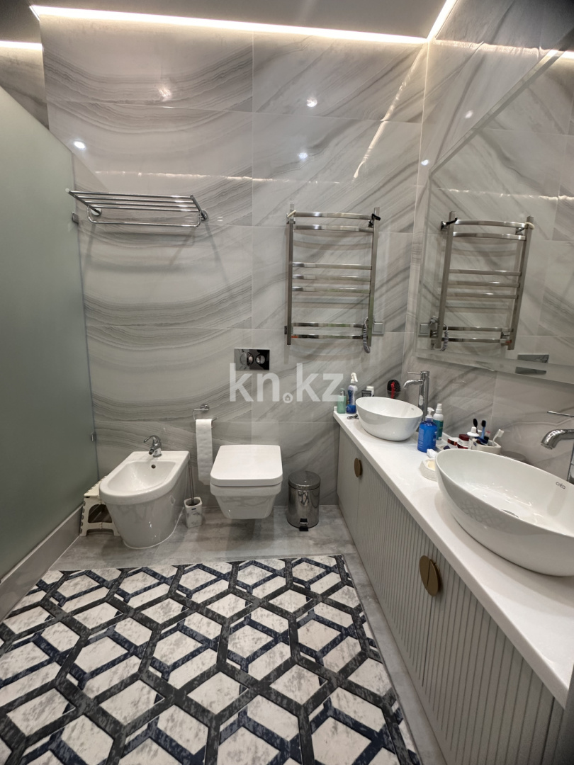 Продажа 5-комнатной квартиры, 162 м², ул. Керей, Жанибек хандар в Астане - фото 7
