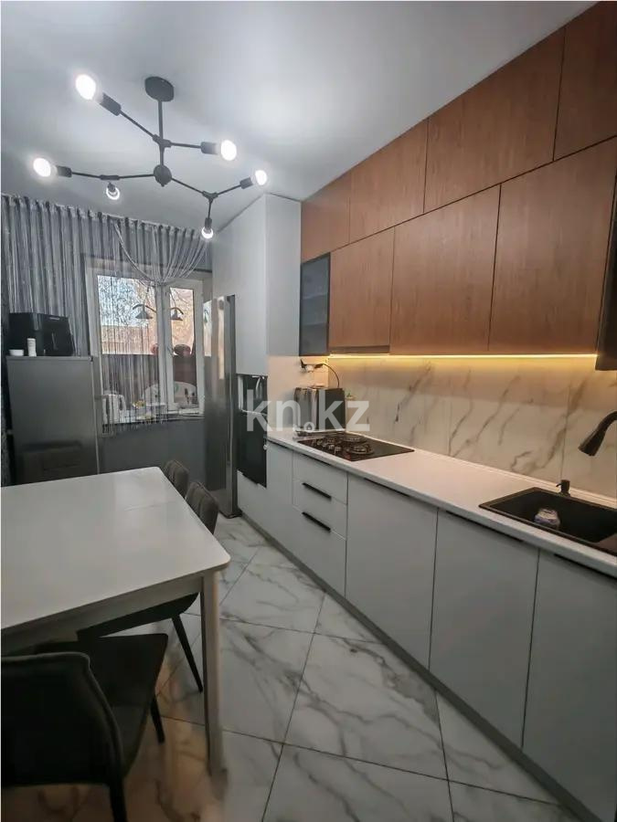 Продажа 3-комнатной квартиры, 63 м², ул. Кемеровская, дом  51 в Караганде - фото 4