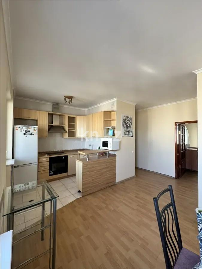 Продажа 3-комнатной квартиры, 70.6 м², мкр. Самал-2, дом  79 в Алматы - фото 3