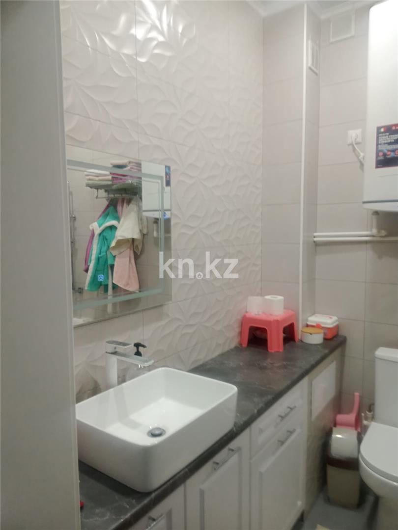 Продажа 3-комнатной квартиры, 95 м², мкр-н Алтын Арка, дом  21 в Караганде - фото 10