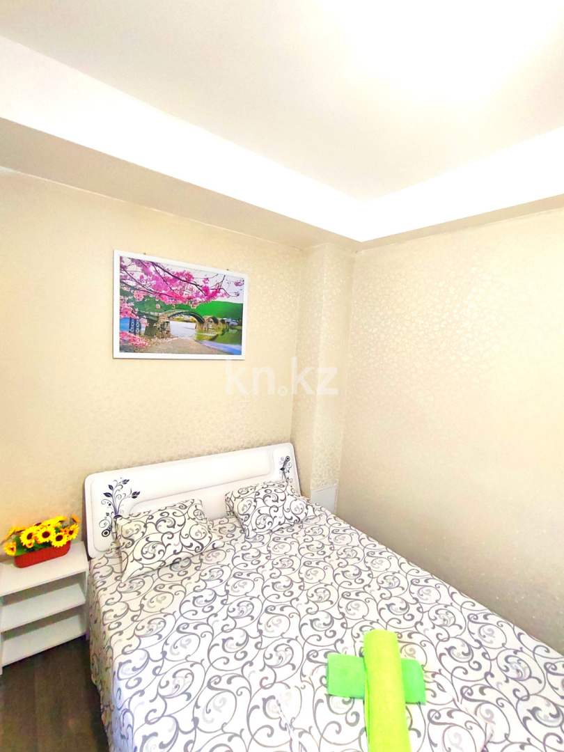 Аренда 1-комнатной квартиры посуточно, 30 м², мкр-н Аксай-1а, дом  27а в Алматы