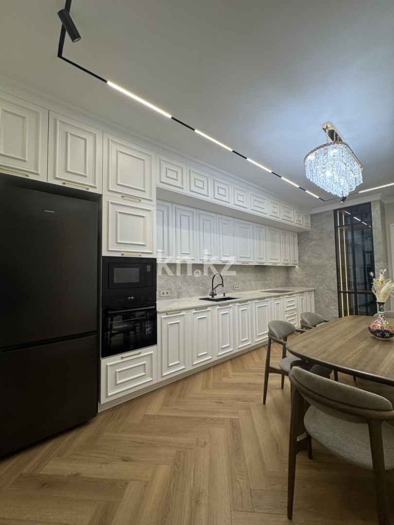 Продажа 3-комнатной квартиры, 115 м², ул. Утеген батыра, дом  11д в Алматы