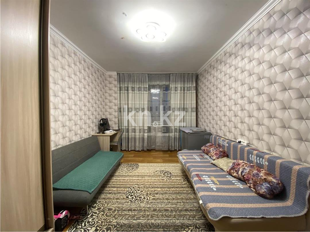 Продажа 2-комнатной квартиры, 69 м², ул. Момышулы, дом  28 в Караганде - фото 3