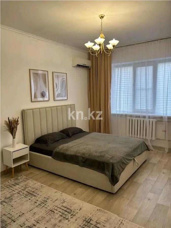 Продажа 1-комнатной квартиры, 40 м², мкр-н Аксай-4, дом  54 в Алматы
