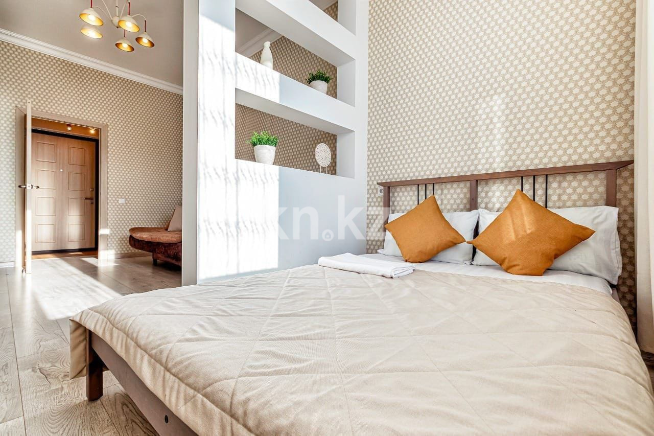 Аренда 1-комнатной квартиры посуточно, 45 м², ул. Бектурова, дом  1 - ул. Сыганак в Астане