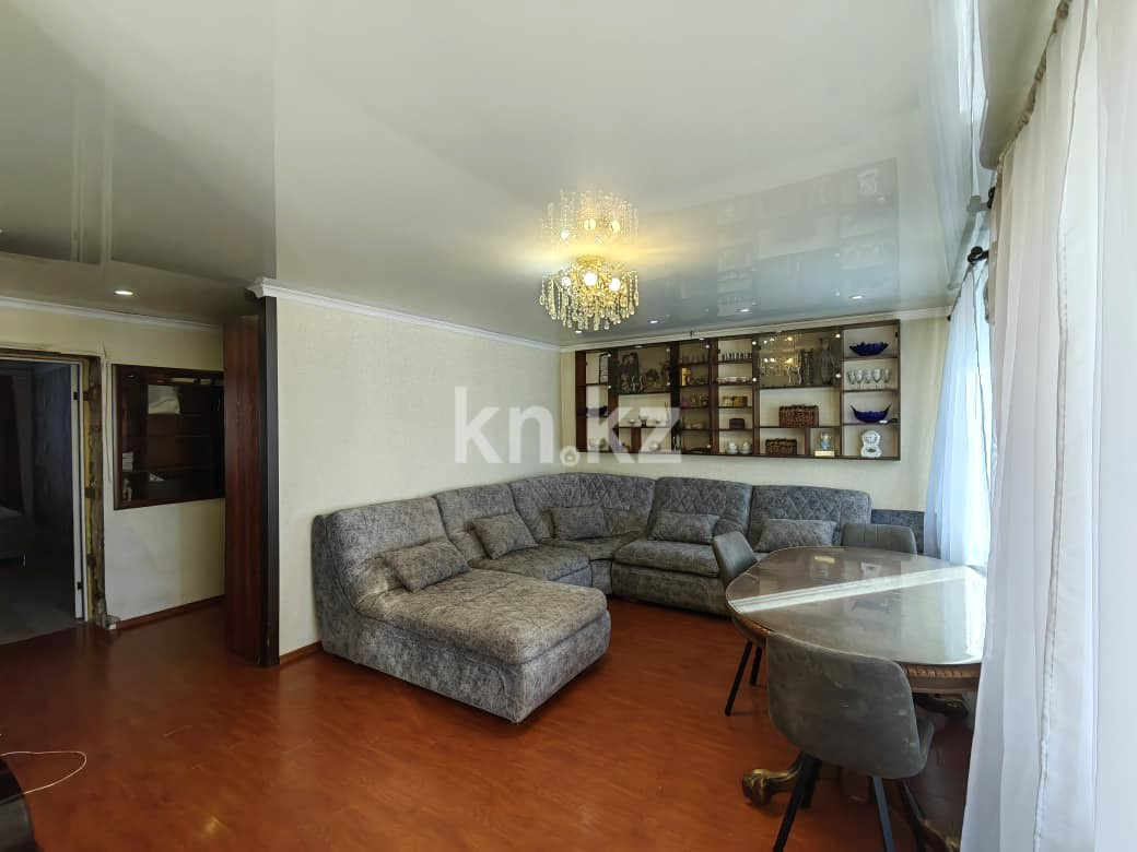 Продажа 3-комнатной квартиры, 71 м², ул. Ержанова, дом  47/2 в Караганде - фото 4