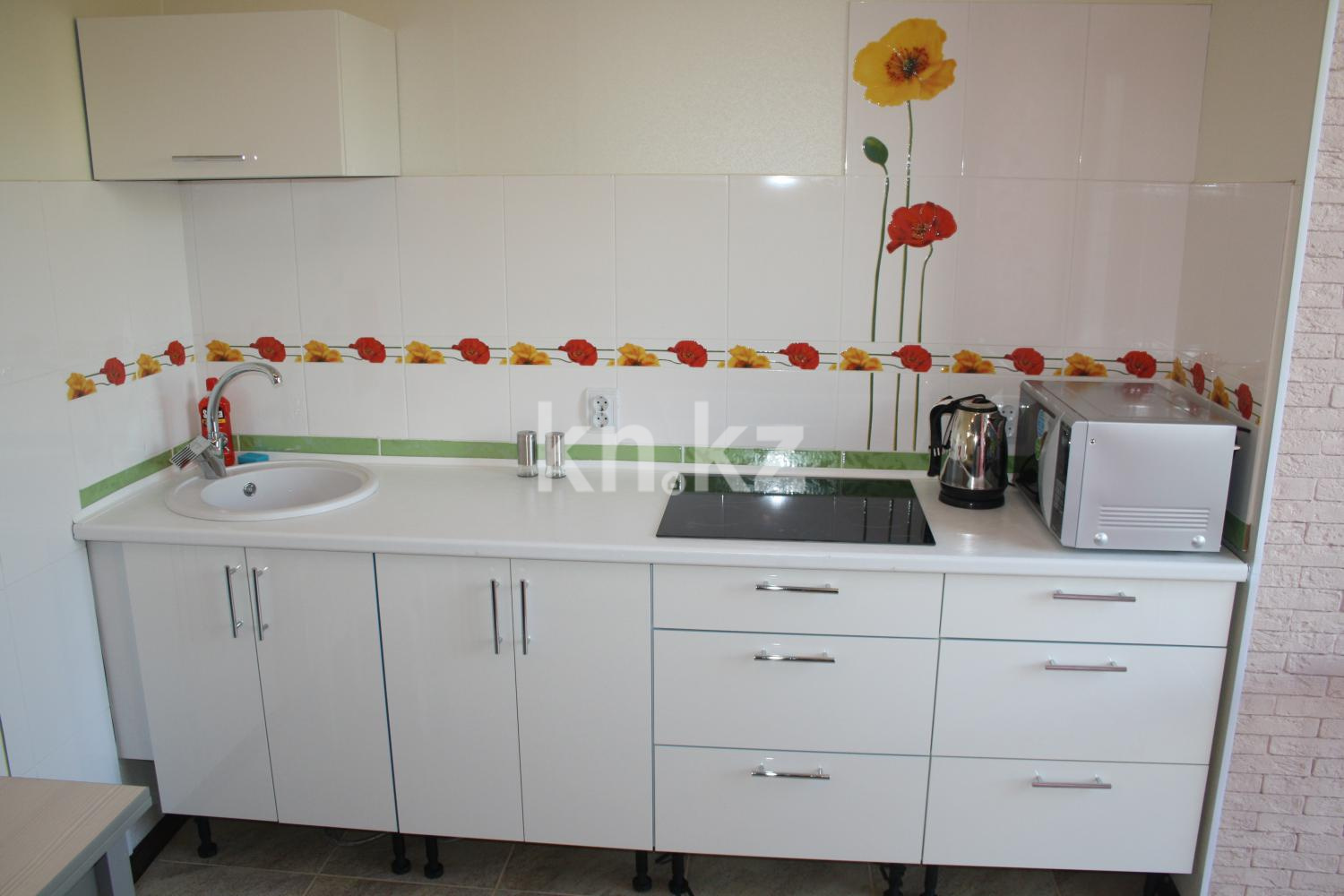 Аренда 1-комнатной квартиры посуточно, 45 м², ул. Победы, дом  105 в Уральске - фото 3