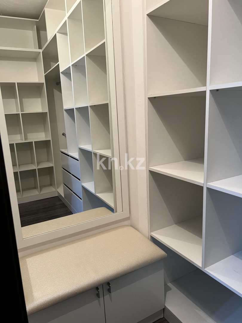 Продажа 4-комнатной квартиры, 161 м², ул. Аманжолова, дом  32/1 - пр. Кошкарбаева в Астане - фото 5