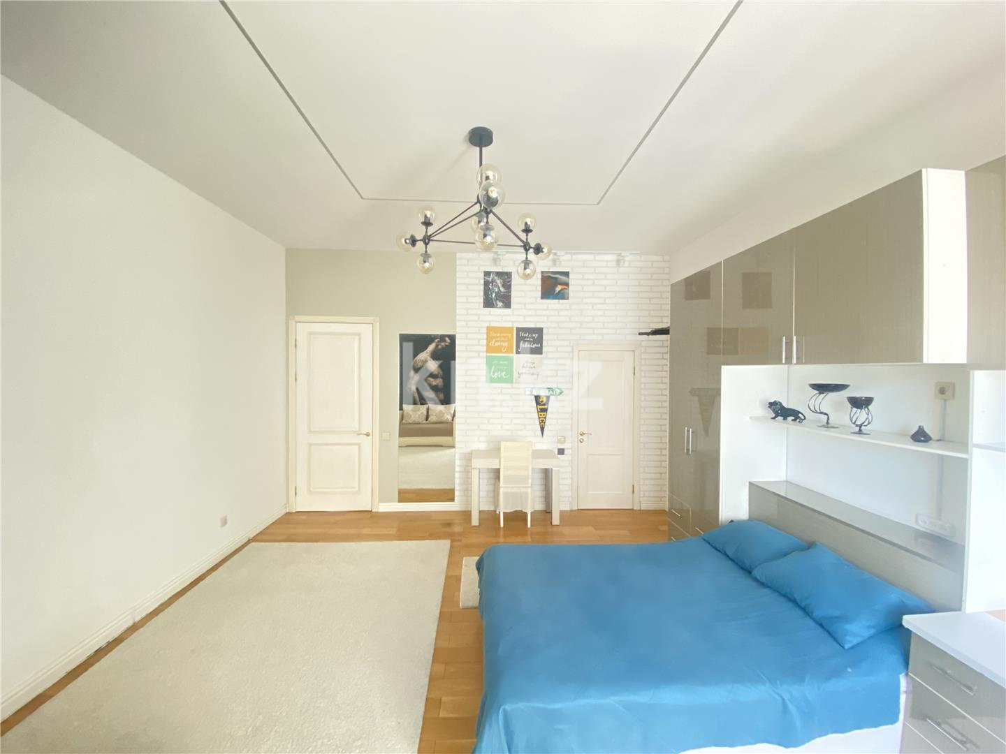 Продажа 4-комнатной квартиры, 151 м², пр. Кабанбай батыра в Астане