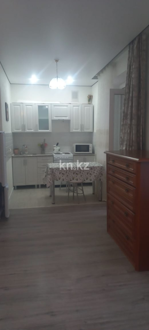 Аренда 1-комнатной квартиры, 37 м² в Астане