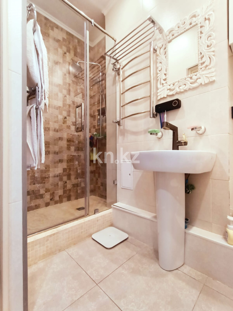 Продажа 4-комнатной квартиры, 129.4 м², ул. Кенесары хана в Алматы - фото 40