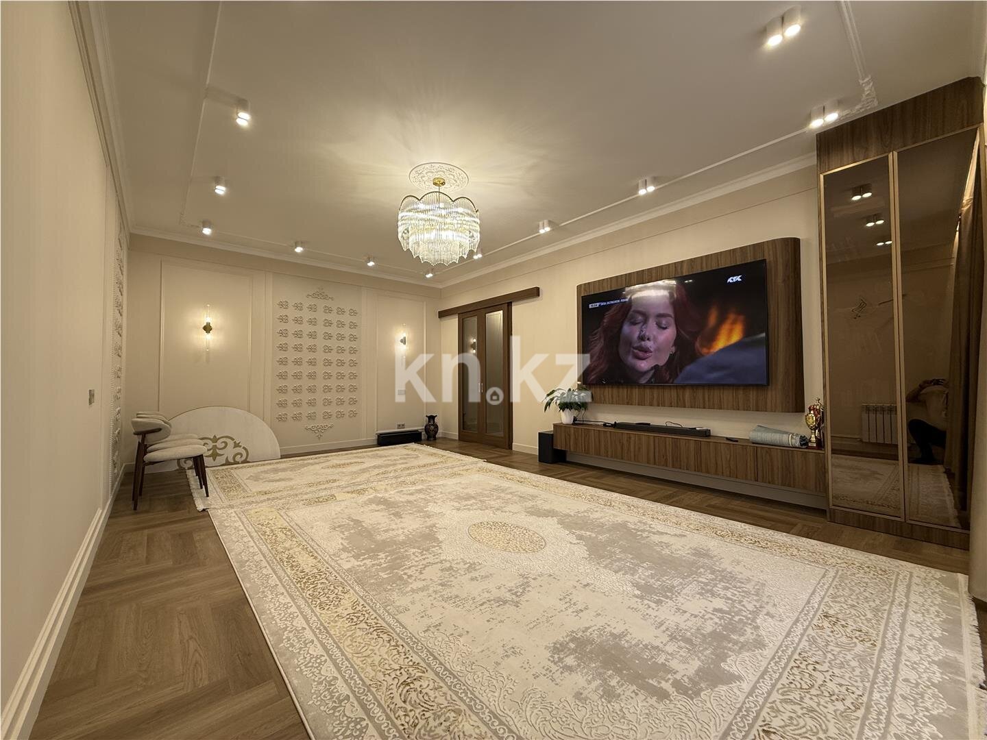 Продажа 4-комнатной квартиры, 130 м² в Караганде - фото 3