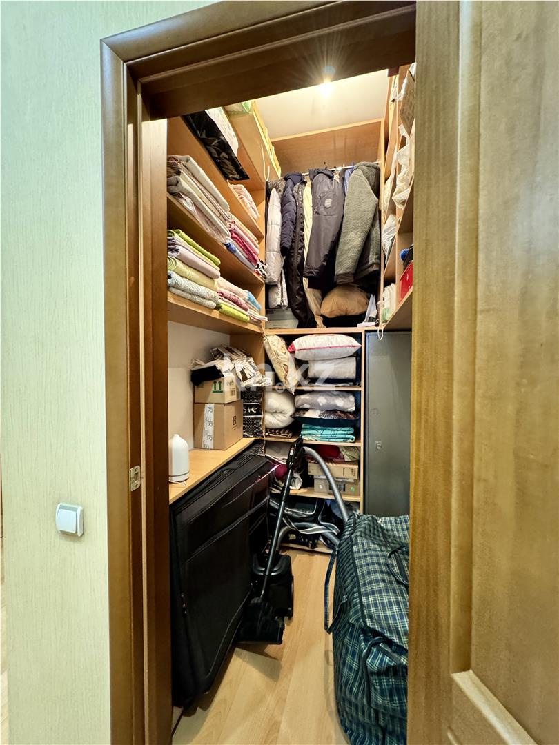 Продажа 3-комнатной квартиры, 132 м², ул. Абая, дом  5 в Караганде - фото 31