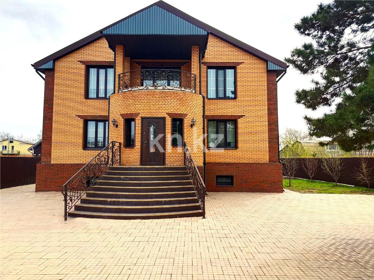 Продажа 6-комнатного дома, 300 м² в Караганде