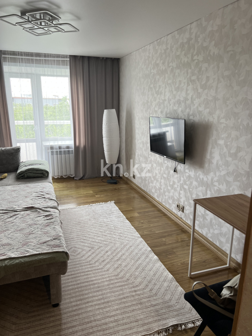 Продажа 3-комнатной квартиры, 59 м², ул. Аманжолова, дом  71 в Караганде - фото 2