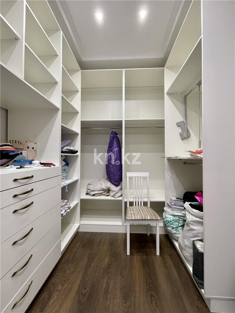 Продажа 7-комнатной квартиры, 178 м², мкр-н Гульдер-1 в Караганде - фото 24