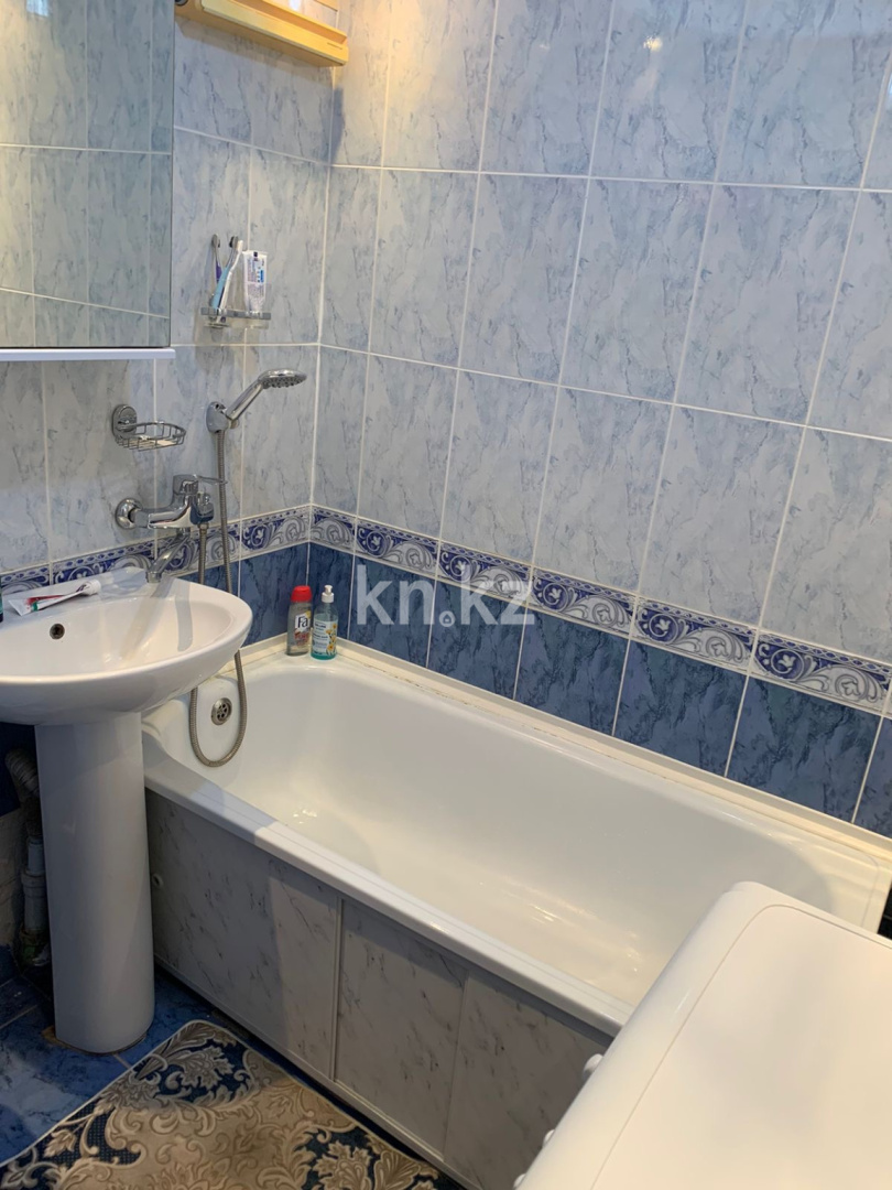 Продажа 3-комнатной квартиры, 60.9 м², мкр-н Восток-3, дом  9 в Караганде - фото 4