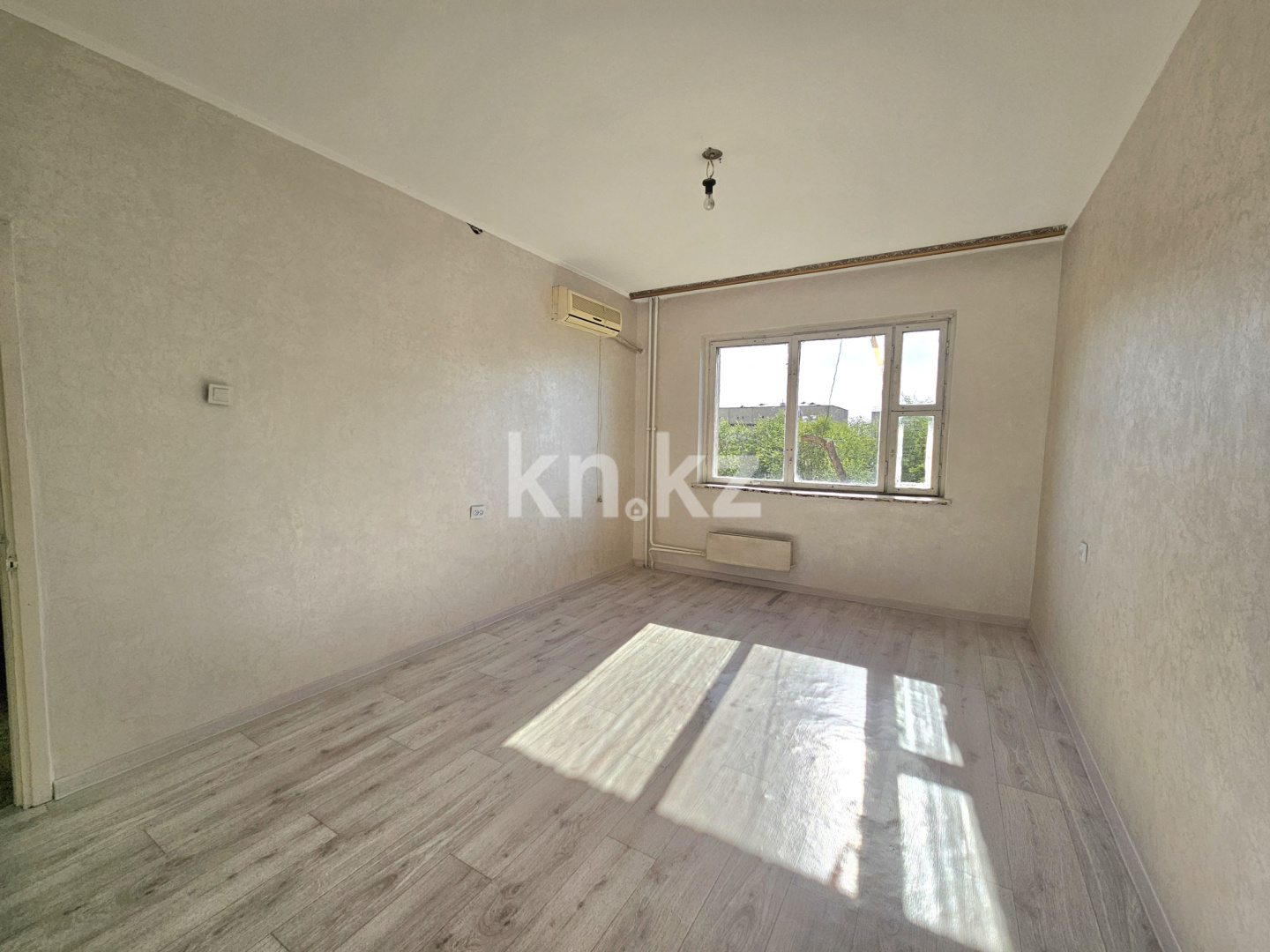 Продажа 3-комнатной квартиры, 69 м², мкр. Аксай-3 в Алматы - фото 2