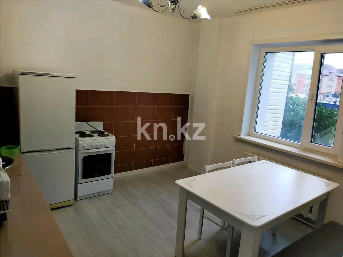 Продажа 3-комнатной квартиры, 74 м², пр. Шахтеров, дом  74 в Караганде - фото 4