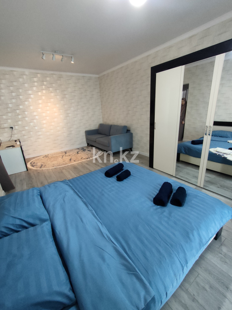 Аренда 1-комнатной квартиры посуточно, 43 м², пр. Байдибек би, дом  116/4 в Шымкенте - фото 5