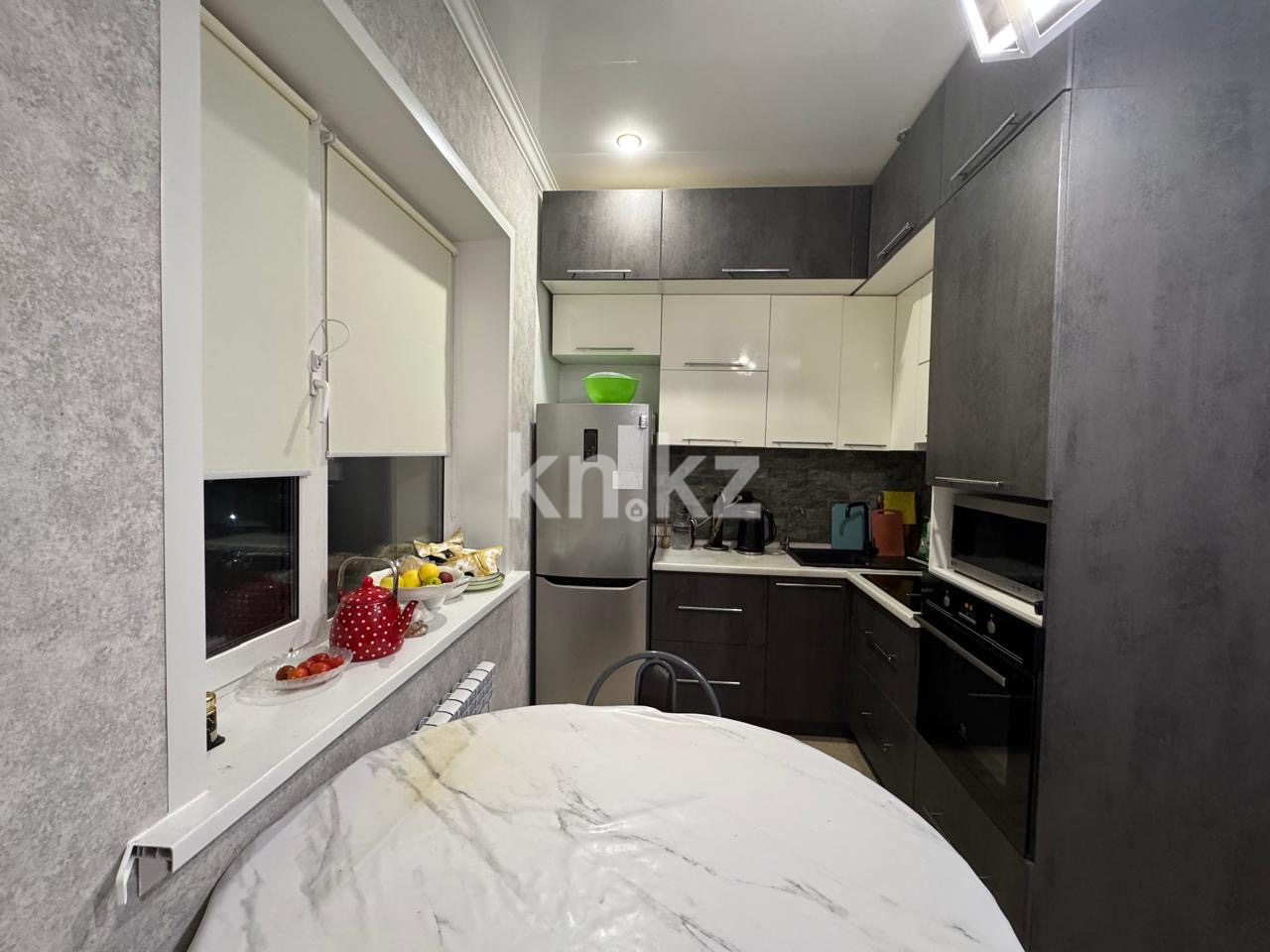 Продажа 3-комнатной квартиры, 73.8 м², пр. Шахтеров, дом  52 Б в Караганде - фото 4