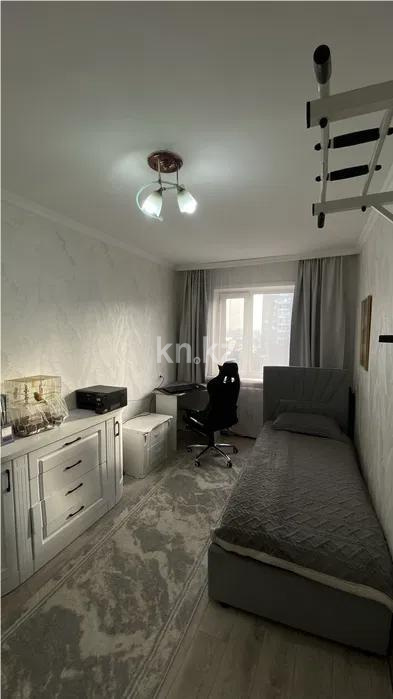 Продажа 4-комнатной квартиры, 76 м², ул. Университетская, дом  17/2 в Караганде - фото 4