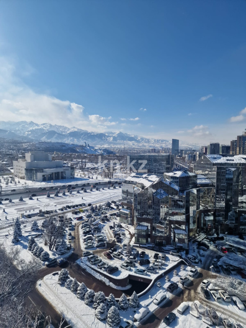 Продажа 3-комнатной квартиры, 72 м², пр. Назарбаева, дом  235б - пр. Аль-Фараби в Алматы