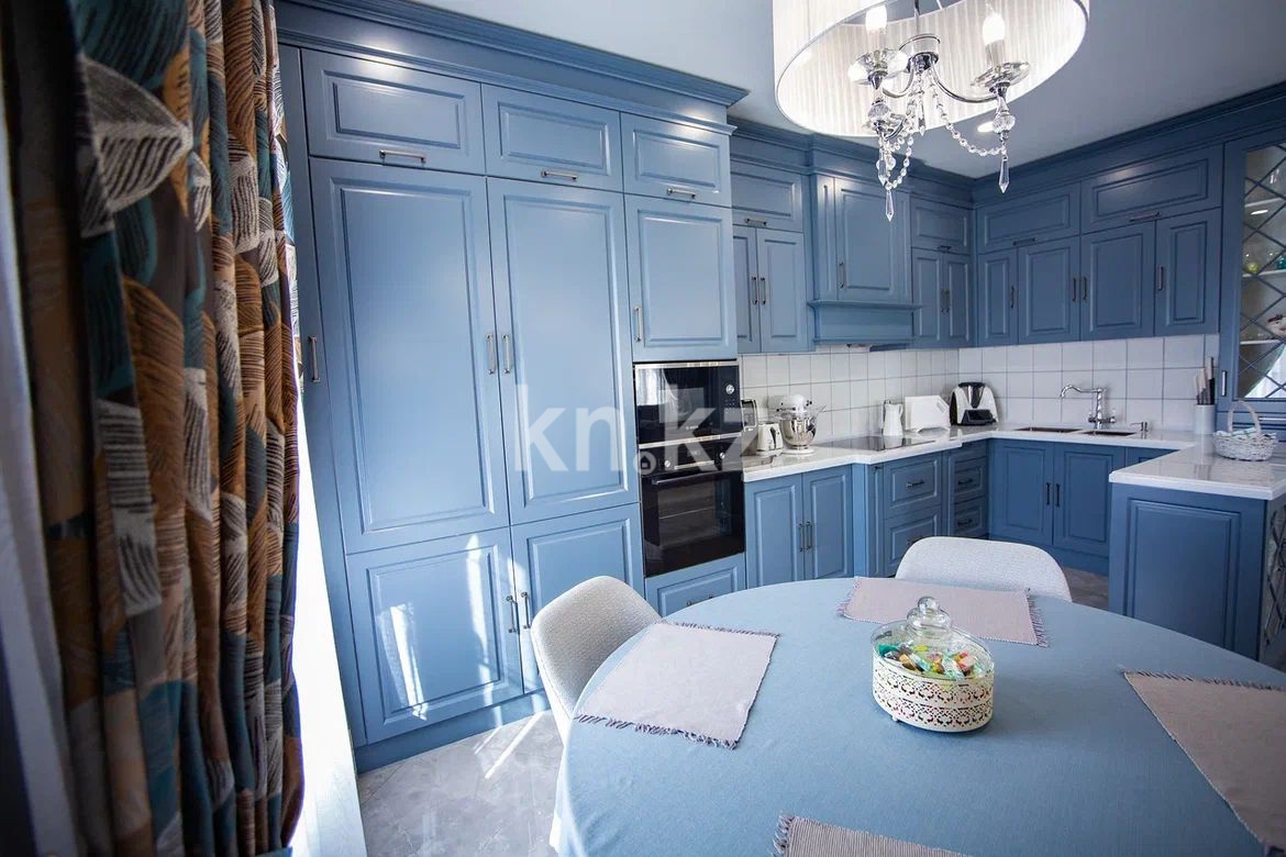 Продажа 5-комнатной квартиры, 154 м², ул. Аманжолова, дом  94/3 в Караганде - фото 5