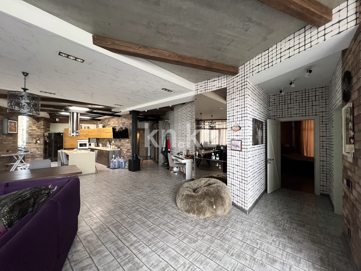 Продажа 3-комнатной квартиры, 161 м² в Караганде