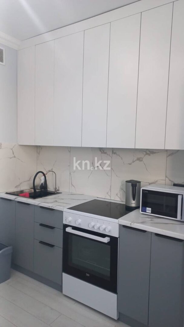 Аренда 1-комнатной квартиры, 45 м² в Астане
