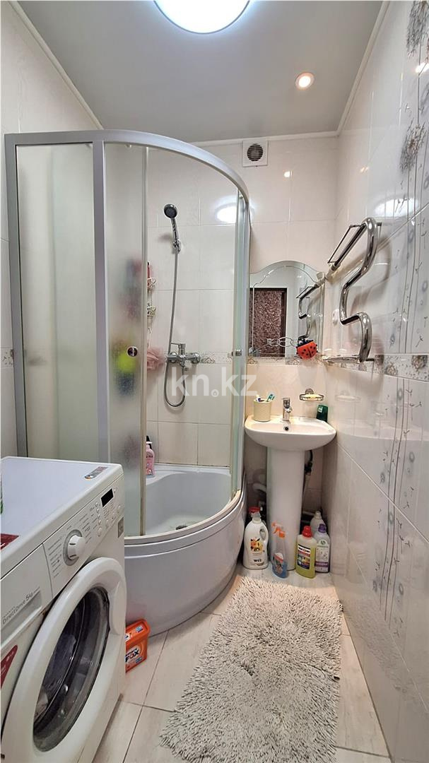 Продажа 3-комнатной квартиры, 63 м², ул. Открытая в Караганде - фото 8