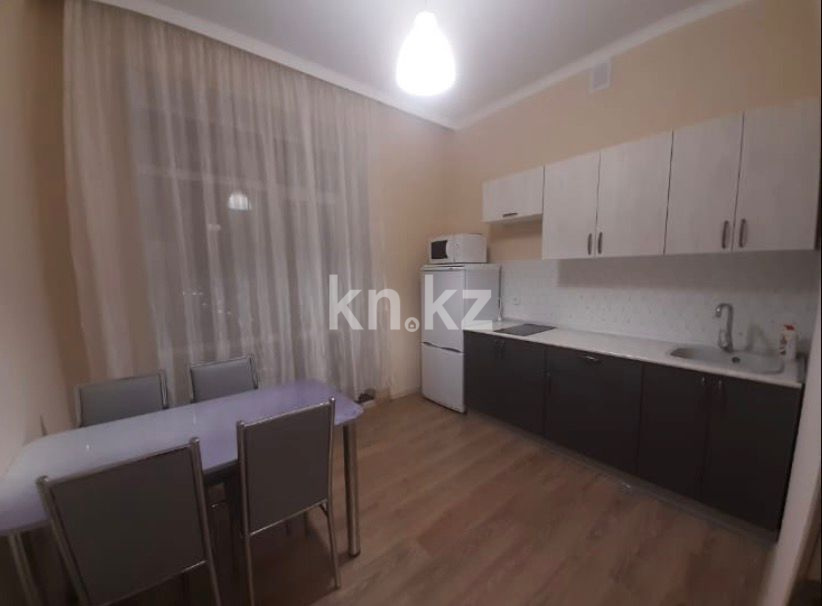 Аренда 1-комнатной квартиры, 40 м² в Астане