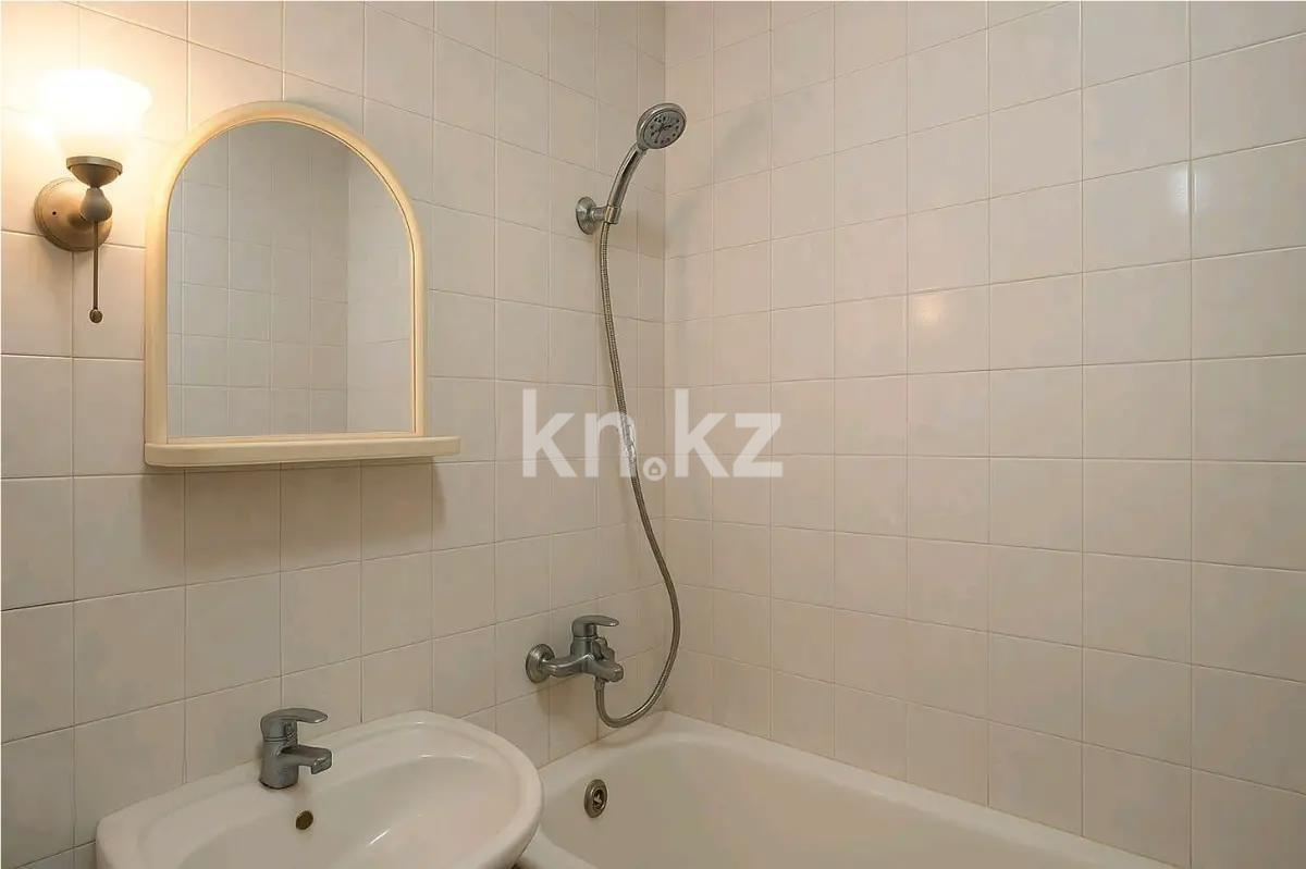 Продажа 1-комнатной квартиры, 42 м², мкр. Аксай-2, дом  29 в Алматы - фото 2