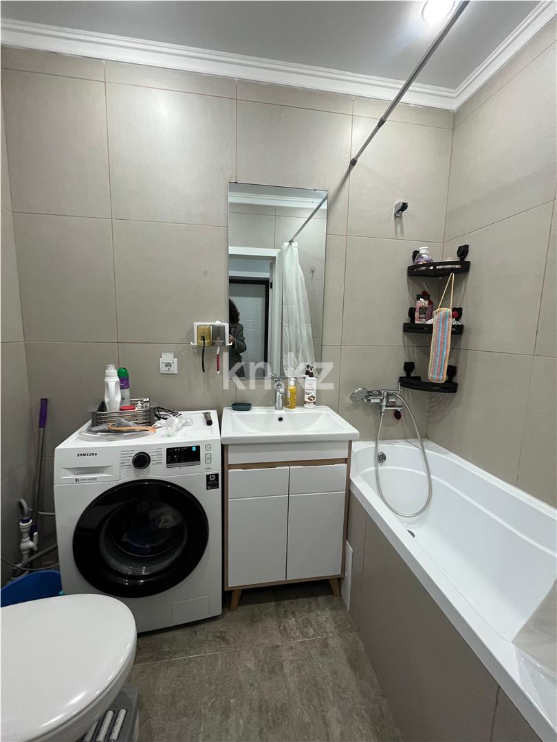 Продажа 1-комнатной квартиры, 40 м², 137 учетный квартал, дом  349 в Караганде - фото 12