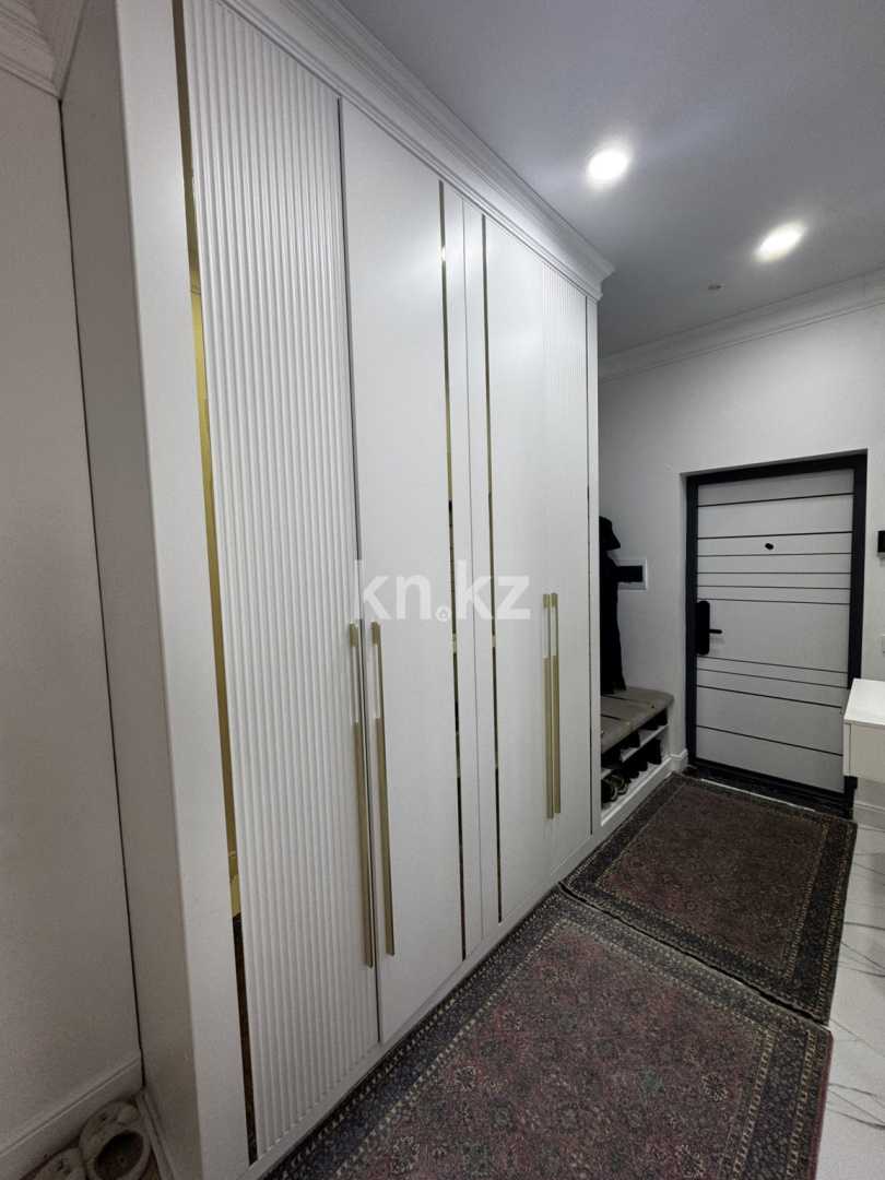 Продажа 3-комнатной квартиры, 111 м², ул. Утеген батыра, дом  11В в Алматы - фото 30